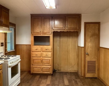 5340 Jerri Lane - Photo Thumbnail 4