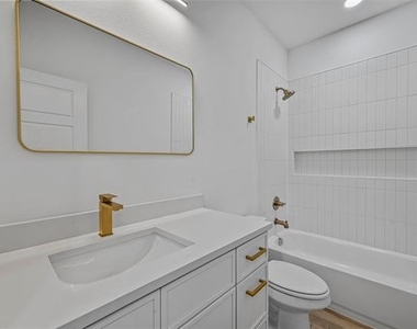 2413 Easley - Photo Thumbnail 18