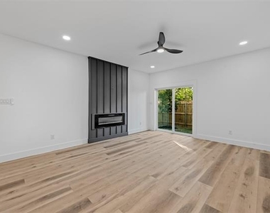 2413 Easley - Photo Thumbnail 12