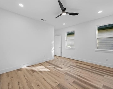 2413 Easley - Photo Thumbnail 15