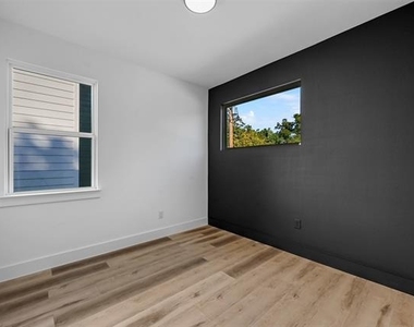2413 Easley - Photo Thumbnail 20