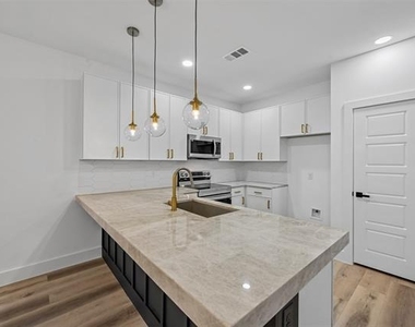 2413 Easley - Photo Thumbnail 4