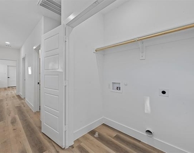 2413 Easley - Photo Thumbnail 19