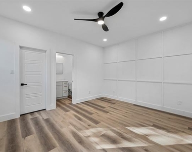 2413 Easley - Photo Thumbnail 16