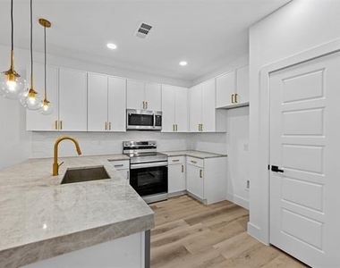 2413 Easley - Photo Thumbnail 6