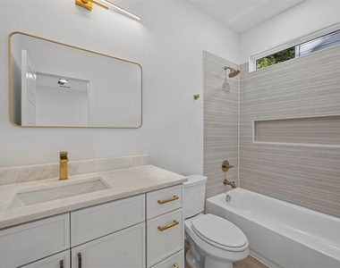 2413 Easley - Photo Thumbnail 14