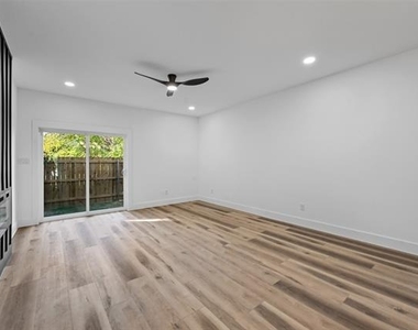 2413 Easley - Photo Thumbnail 13