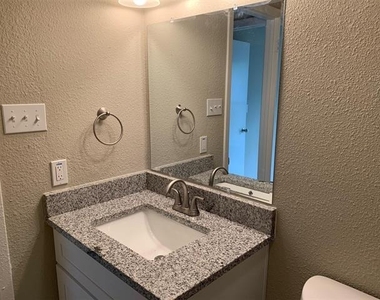 406 E Springdale Lane - Photo Thumbnail 5