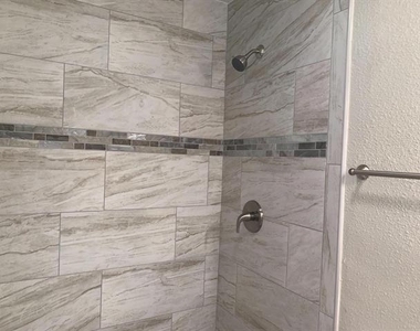 406 E Springdale Lane - Photo Thumbnail 6