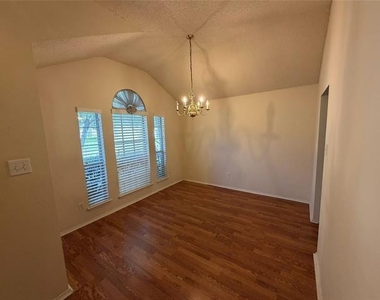 8604 Stetson Drive - Photo Thumbnail 3