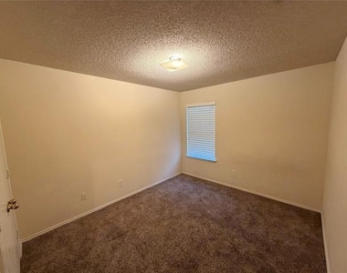 8604 Stetson Drive - Photo Thumbnail 6