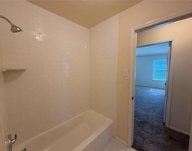 8604 Stetson Drive - Photo Thumbnail 9