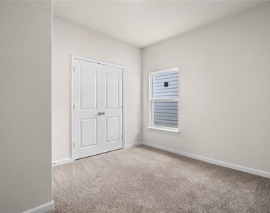 2027 Braveheart Drive - Photo Thumbnail 8