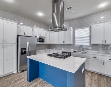 2633 La Altura Lane - Photo Thumbnail 5
