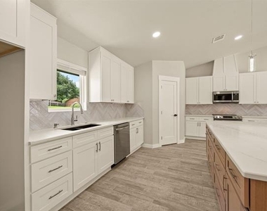 7301 Jo Will Street - Photo Thumbnail 14