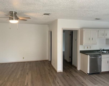 3927 Dexter Avenue - Photo Thumbnail 11