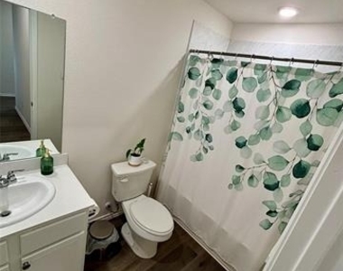 6413 Shoreline Lane - Photo Thumbnail 4