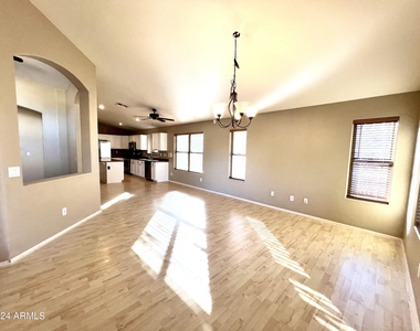 11210 E Pronghorn Avenue - Photo Thumbnail 8