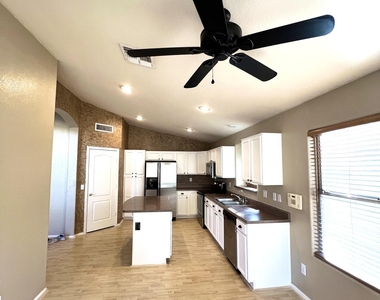 11210 E Pronghorn Avenue - Photo Thumbnail 6