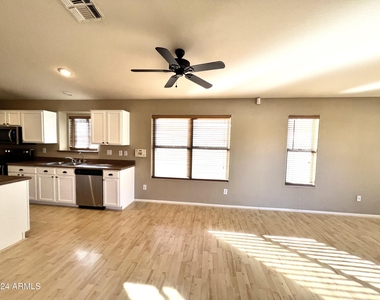 11210 E Pronghorn Avenue - Photo Thumbnail 9