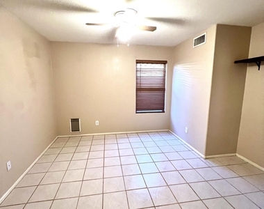 11210 E Pronghorn Avenue - Photo Thumbnail 18