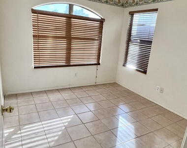 11210 E Pronghorn Avenue - Photo Thumbnail 16