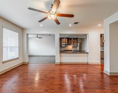 15097 Blakehill Drive - Photo Thumbnail 8