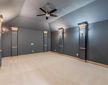 15097 Blakehill Drive - Photo Thumbnail 31