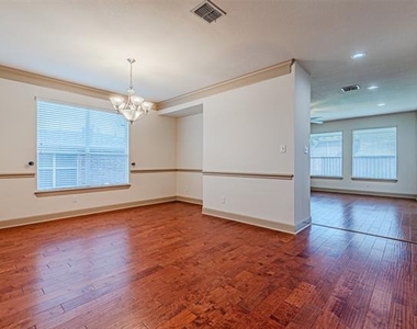 15097 Blakehill Drive - Photo Thumbnail 12