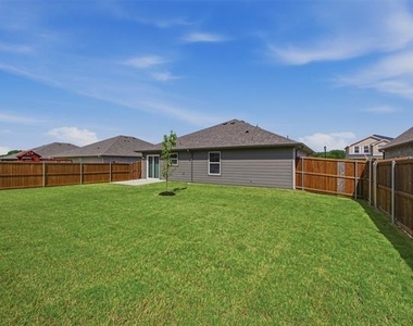 1819 Boxwood Drive - Photo Thumbnail 24