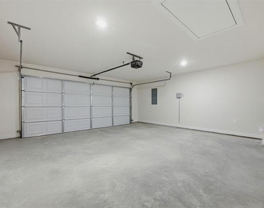 1819 Boxwood Drive - Photo Thumbnail 21