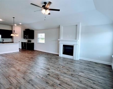 552 Firethorn Drive - Photo Thumbnail 4
