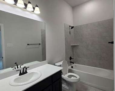 552 Firethorn Drive - Photo Thumbnail 14