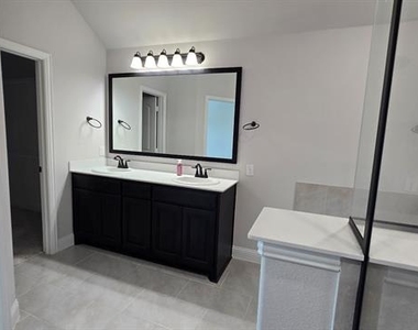 552 Firethorn Drive - Photo Thumbnail 10