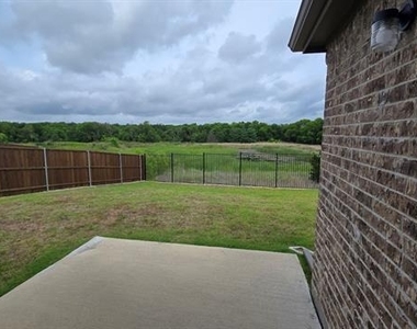 552 Firethorn Drive - Photo Thumbnail 15