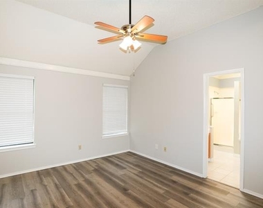 8809 Pheasant Run Drive - Photo Thumbnail 13