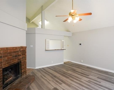 8809 Pheasant Run Drive - Photo Thumbnail 11