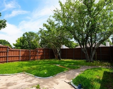 8809 Pheasant Run Drive - Photo Thumbnail 22