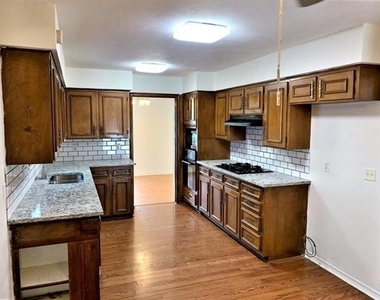 3910 Bucknell Drive - Photo Thumbnail 5