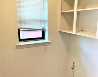 3910 Bucknell Drive - Photo Thumbnail 10