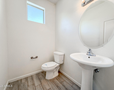 1741 W Pollack Street - Photo Thumbnail 12