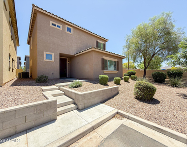 1741 W Pollack Street - Photo Thumbnail 2