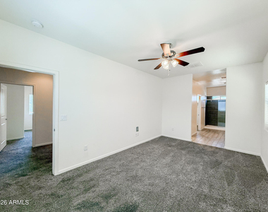 1741 W Pollack Street - Photo Thumbnail 24