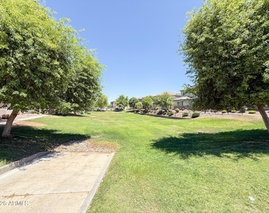 1741 W Pollack Street - Photo Thumbnail 32