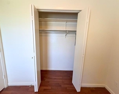 807 W Walnut Street W - Photo Thumbnail 16