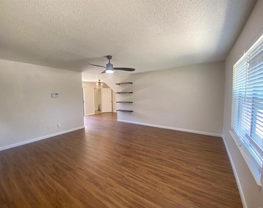 644 Timberline Drive - Photo Thumbnail 2