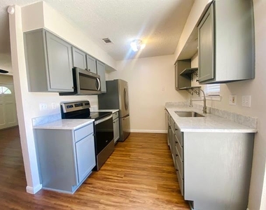 644 Timberline Drive - Photo Thumbnail 3