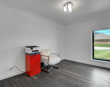 1609 Nevada Drive - Photo Thumbnail 14