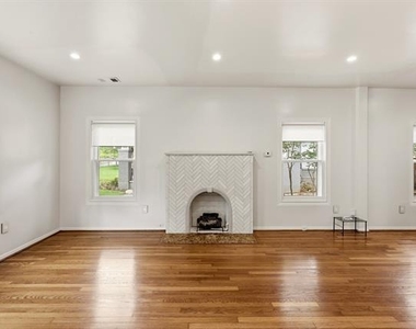 825 Thomasson Drive - Photo Thumbnail 5