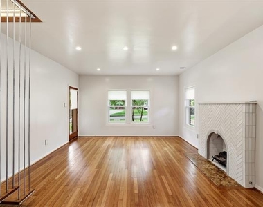 825 Thomasson Drive - Photo Thumbnail 2